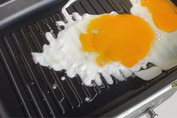 青椒炒谷物米饭的做法图解4