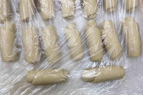 蛋黄酥的做法图解4