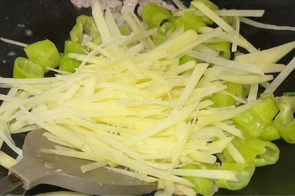 土豆丝炒青椒肉片的做法图解5