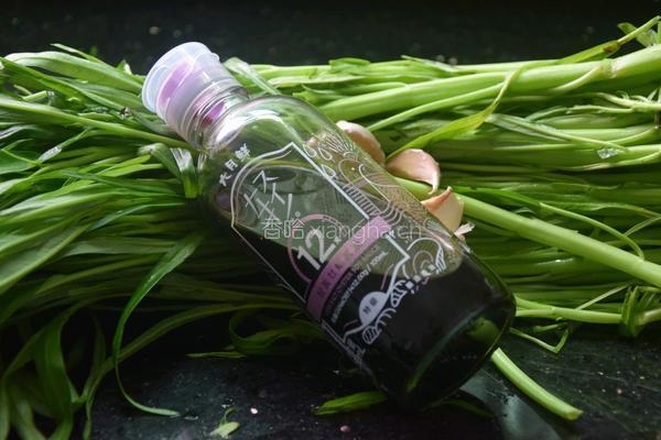 蒜蓉空心菜的做法图解1