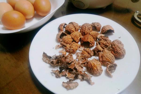 核桃壳煮鸡蛋的做法图解4
