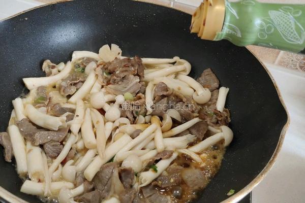 菌菇炒牛肉的做法图解7