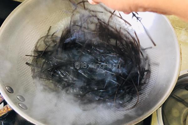 蕨根粉拌菠菜的做法图解2