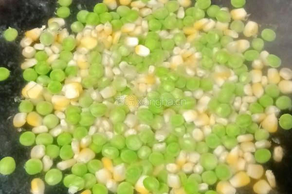 菠萝时蔬炒饭的做法图解5