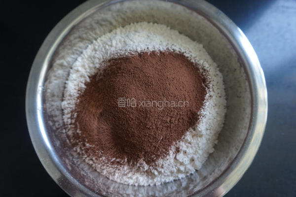 椰香可可酱油冰淇淋球的做法图解3