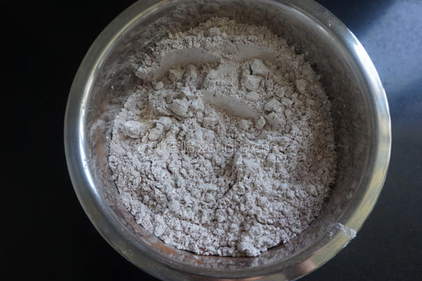 椰香可可酱油冰淇淋球的做法图解4