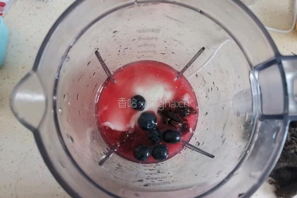 蔓越莓奶昔的做法图解2
