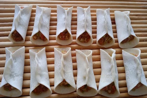 西葫鲜肉锅贴的做法图解13