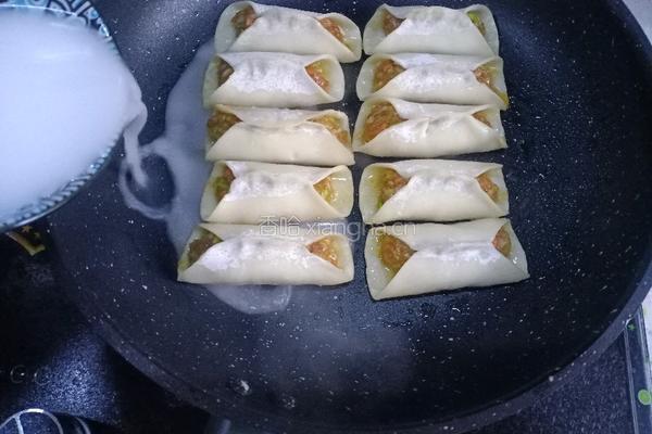 西葫鲜肉锅贴的做法图解17