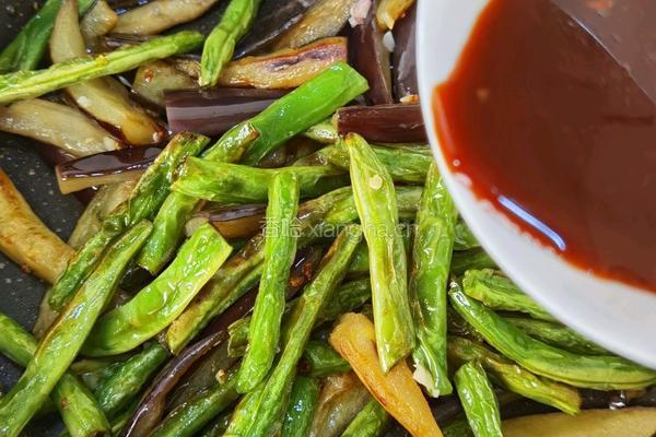 豆角茄子的做法图解8
