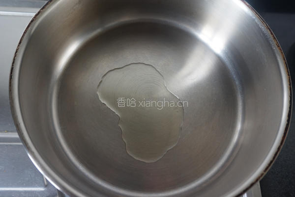 黄瓜炒咸肉的做法图解2