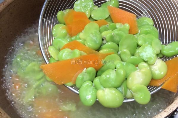 蚕豆米炒鸡蛋的做法图解5