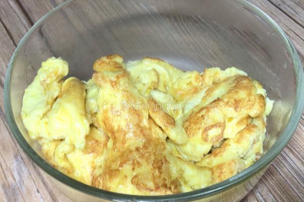 蚕豆米炒鸡蛋的做法图解7
