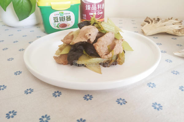 西芹木耳炒肉片