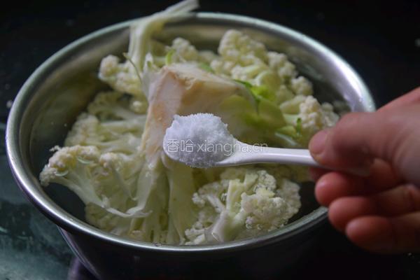 茄汁花菜的做法图解2
