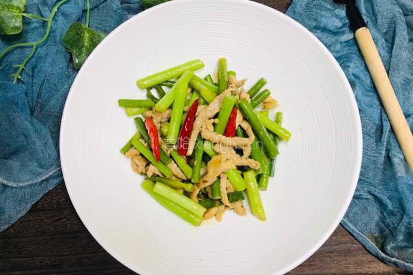 蒜苔炒肉的做法图解12