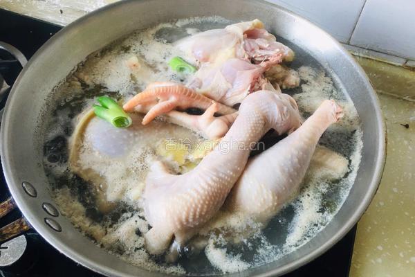 清炖土鸡的做法图解1