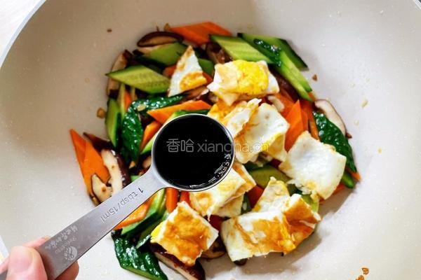 鸡蛋香菇炒时蔬的做法图解9