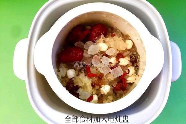 桃胶银耳羹的做法图解4