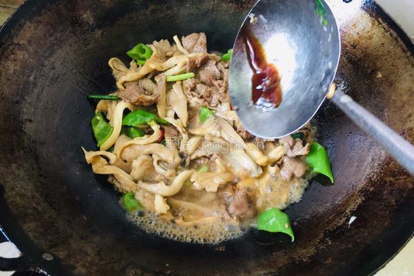平菇炒肉片的做法图解9