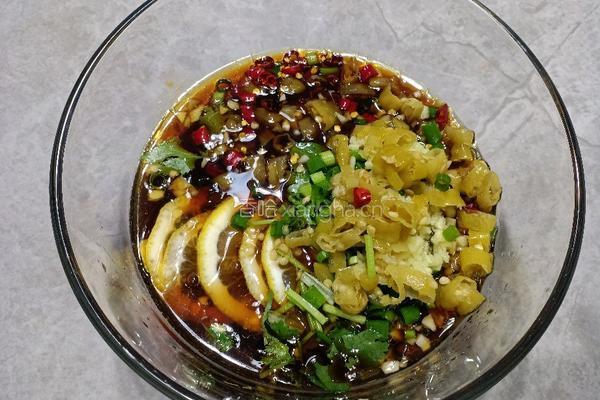 柠檬泡椒鸡爪的做法图解11