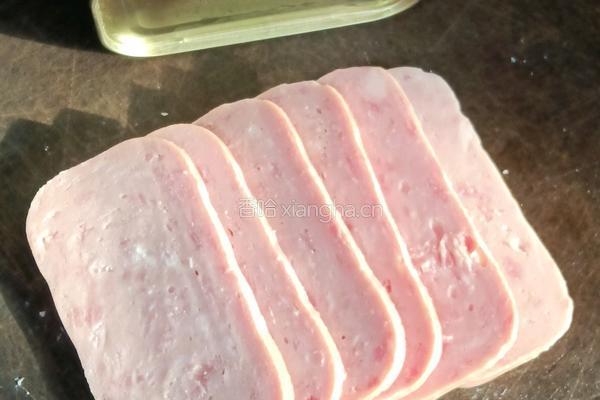 午餐肉鸡蛋三明治的做法图解1