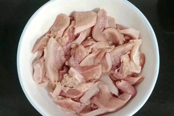 猪舌炒西兰花的做法图解2