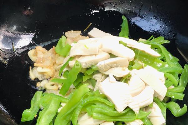 青椒炒豆干边的做法图解10