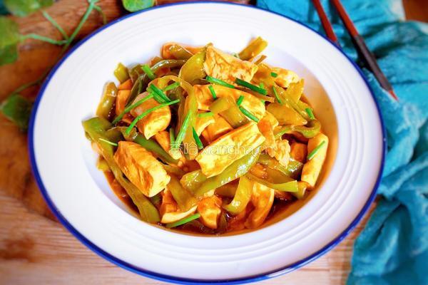 青椒炒豆干边的做法图解15