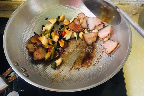 萝卜干炒腊肉的做法图解8