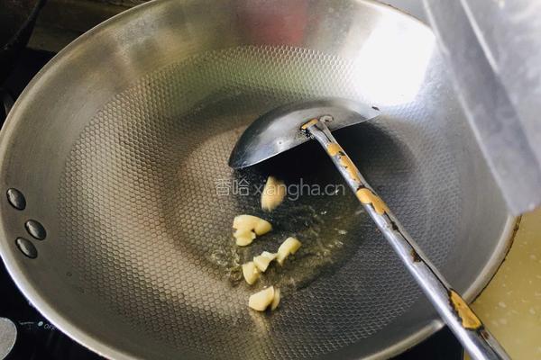 蒜香莴笋叶的做法图解3