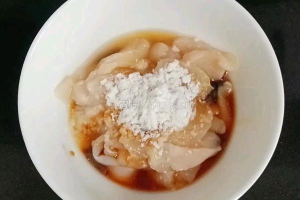 木耳西芹炒鸡肉的做法图解7