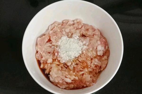 猪肉香菇酿苦瓜的做法图解6