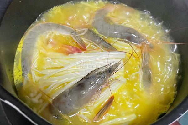 虾仁金针菇酸汤的做法图解6