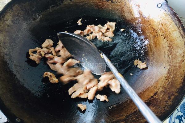 木耳青椒炒肉片的做法图解4