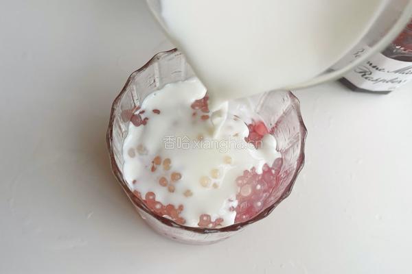 树莓果酱西米奶露的做法图解7