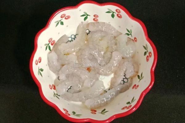 虾仁炒鸡蛋的做法图解1
