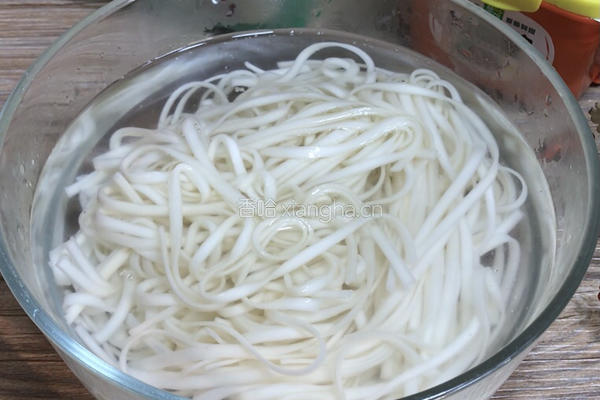 酱肉丝拌面的做法图解8