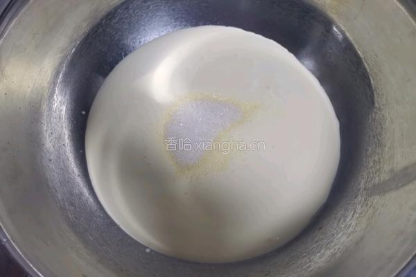 草莓冰淇淋的做法图解3