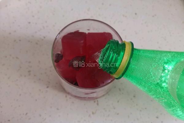 蔓越莓特调的做法图解7