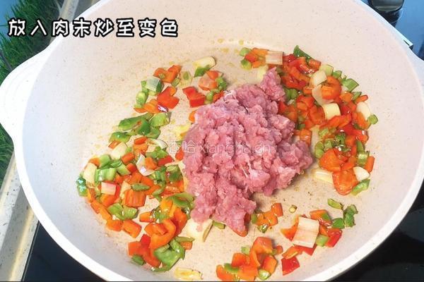 肉沫炒年糕的做法图解3