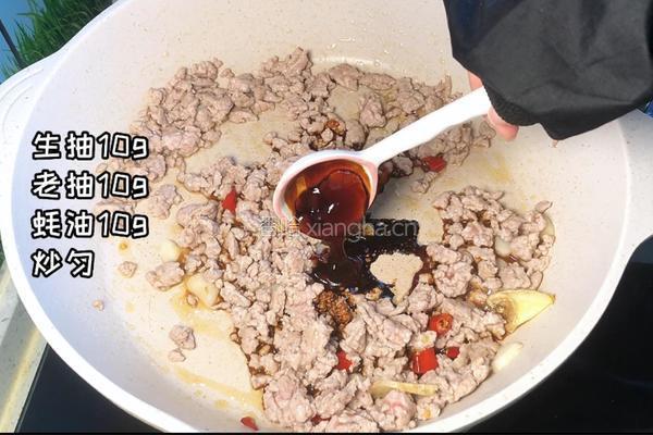 肉末油菜炒面的做法图解3