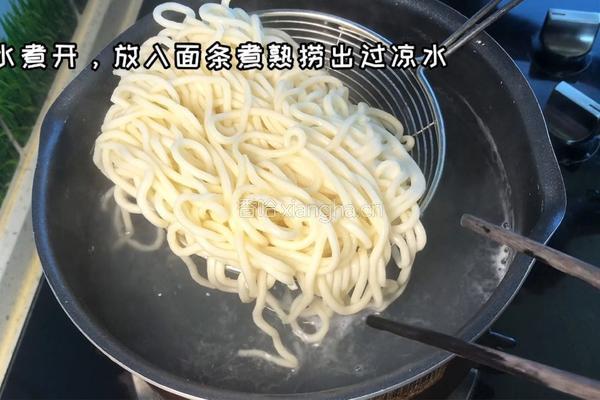 肉末油菜炒面的做法图解5