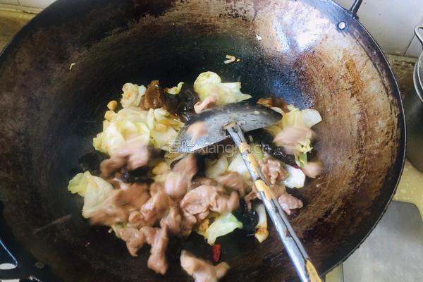 莲花白木耳过油肉的做法图解10