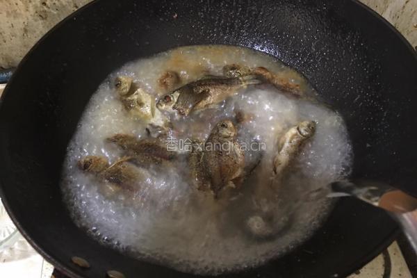 野生鲫鱼冬瓜汤的做法图解5