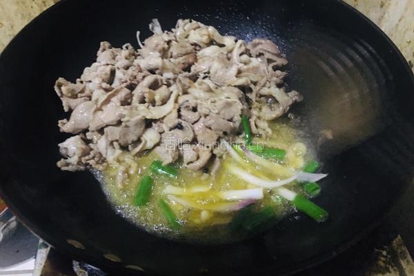 羊肉炒圆葱的做法图解4