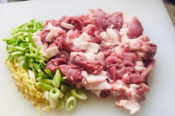 韭菜苔大肉水饺的做法图解1