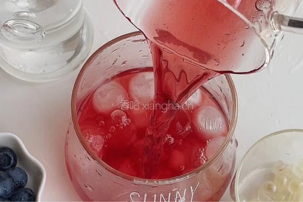 酸甜蓝莓饮的做法图解3
