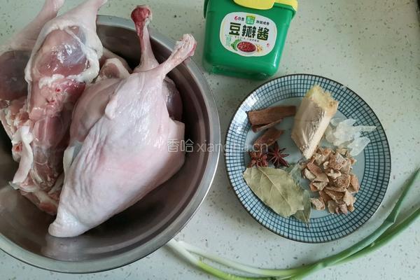 酱香鸭腿的做法图解1