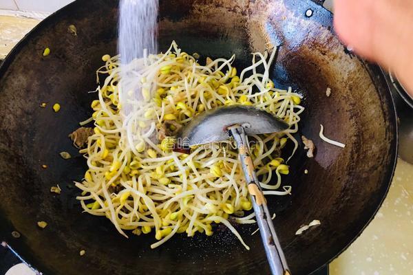 黄豆芽炒过油牛肉丝的做法图解6